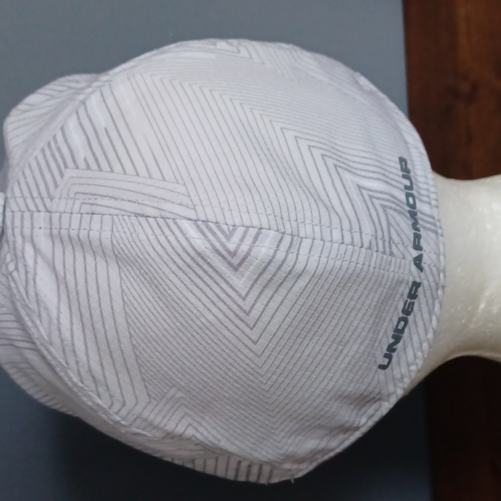 Under Armor Hat - image 4